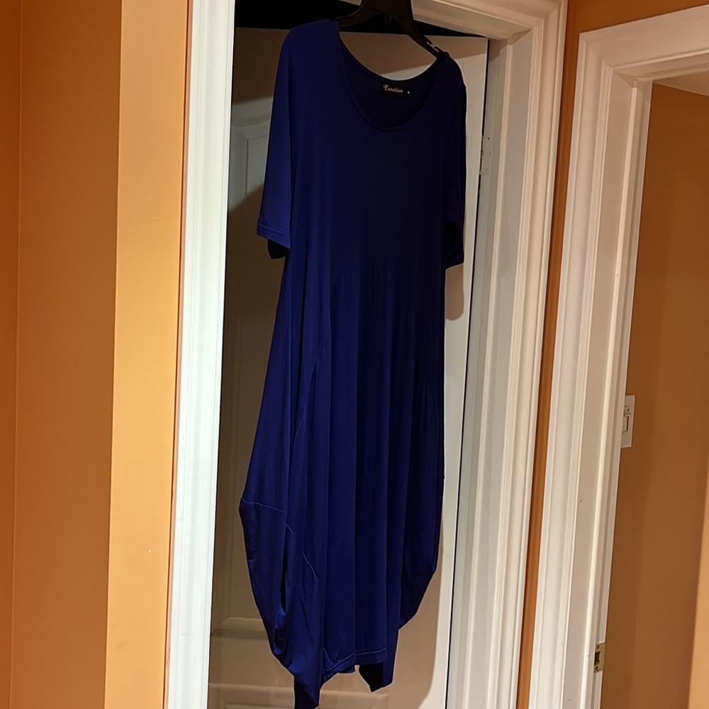 Dress - Picture 8 of 10